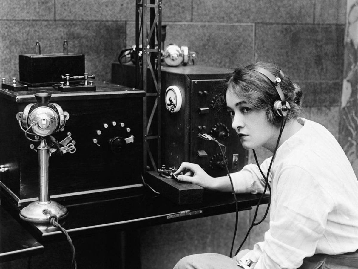 COMUNICAZIONE DELLE INFORMAZIONI: DAL TELEGRAFO AI SISTEMI DI DECRIPTAZIONE DI CLAUDE&nbsp;SHANNON