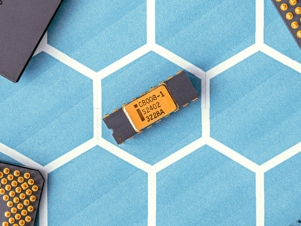 UN PICCOLO WAFER DI SILICIO ALLA BASE DELL’INVENZIONE DEL CIRCUITO INTEGRATO O&nbsp;CHIP